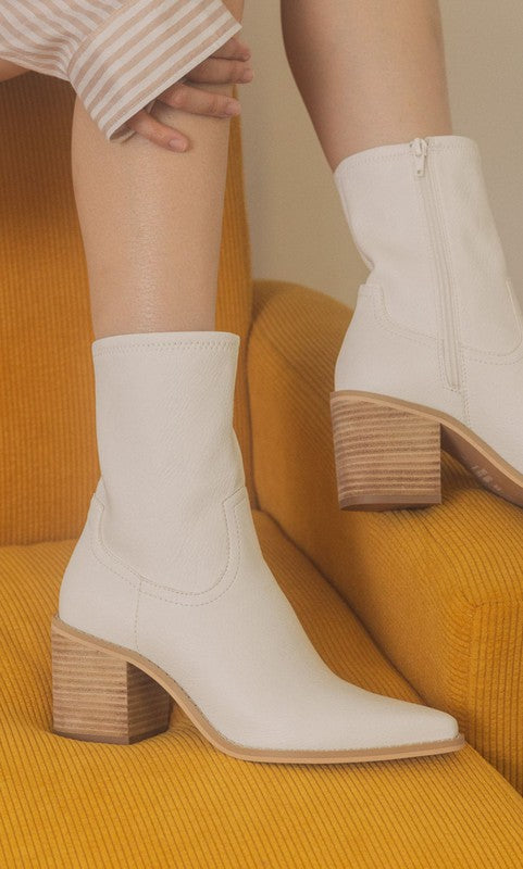 Vienna - Sleek Ankle Hugging Booties