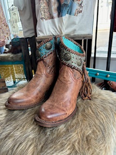 Turquoise and Cognac Studded Round Toe